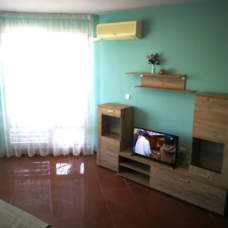 за гости соня Guest Sonya דירה *